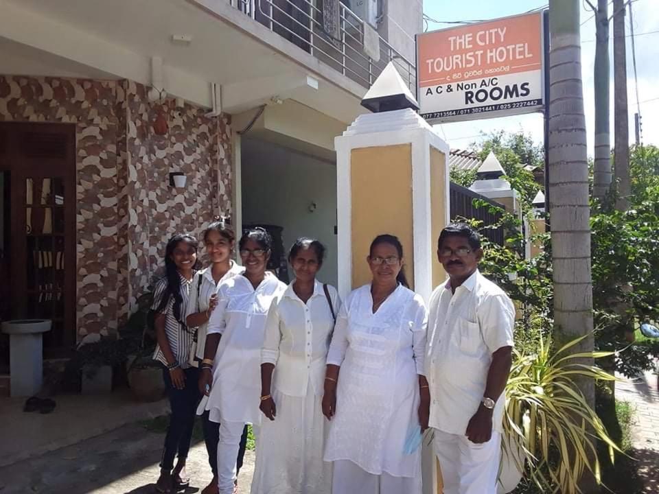 The City Tourist Hotel Anuradhapura Kültér fotó