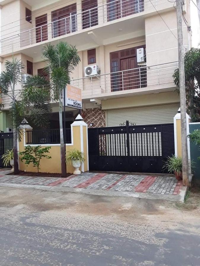 The City Tourist Hotel Anuradhapura Kültér fotó