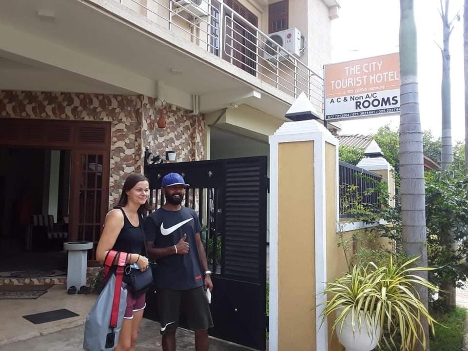 The City Tourist Hotel Anuradhapura Kültér fotó
