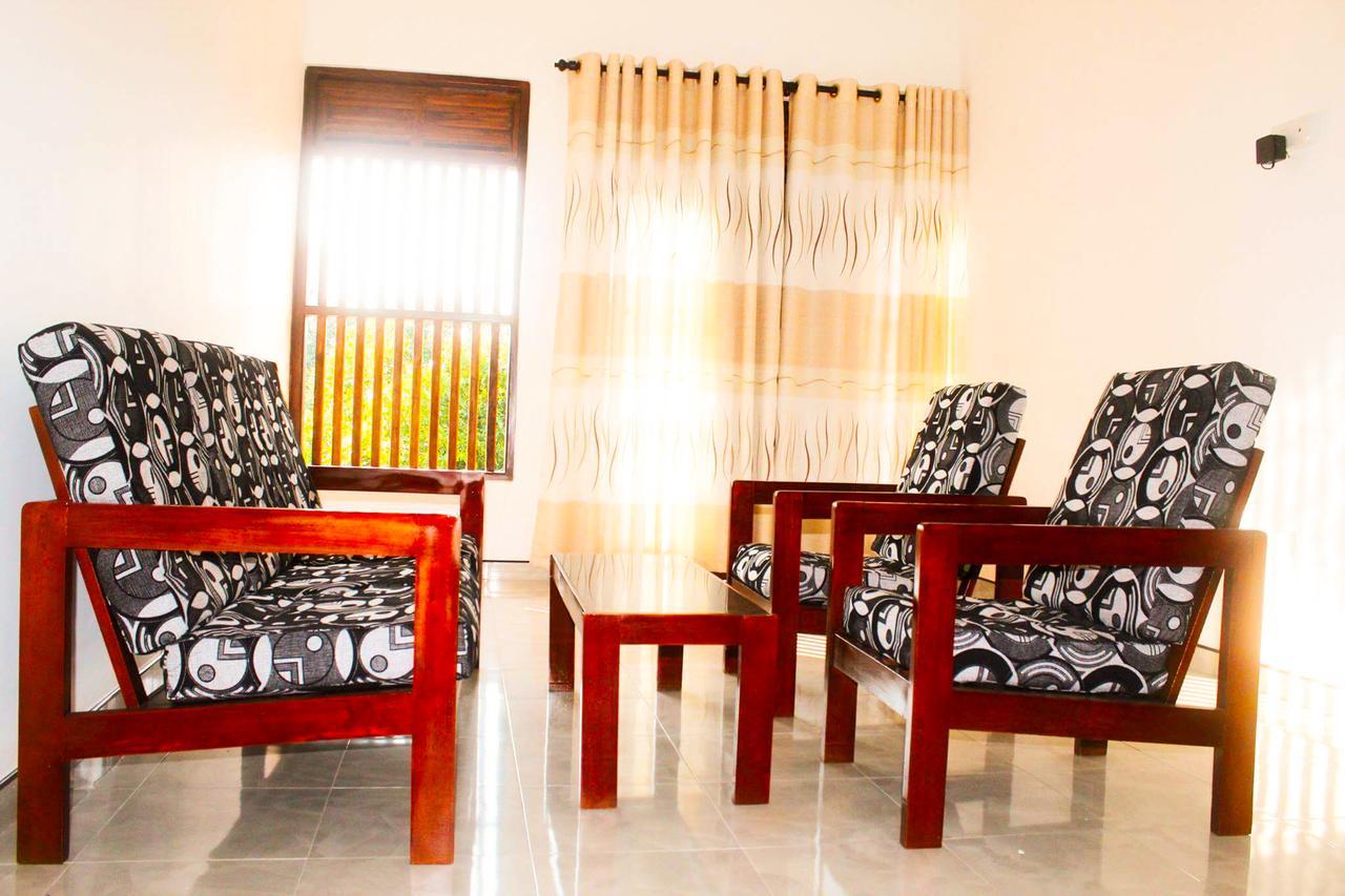 The City Tourist Hotel Anuradhapura Kültér fotó