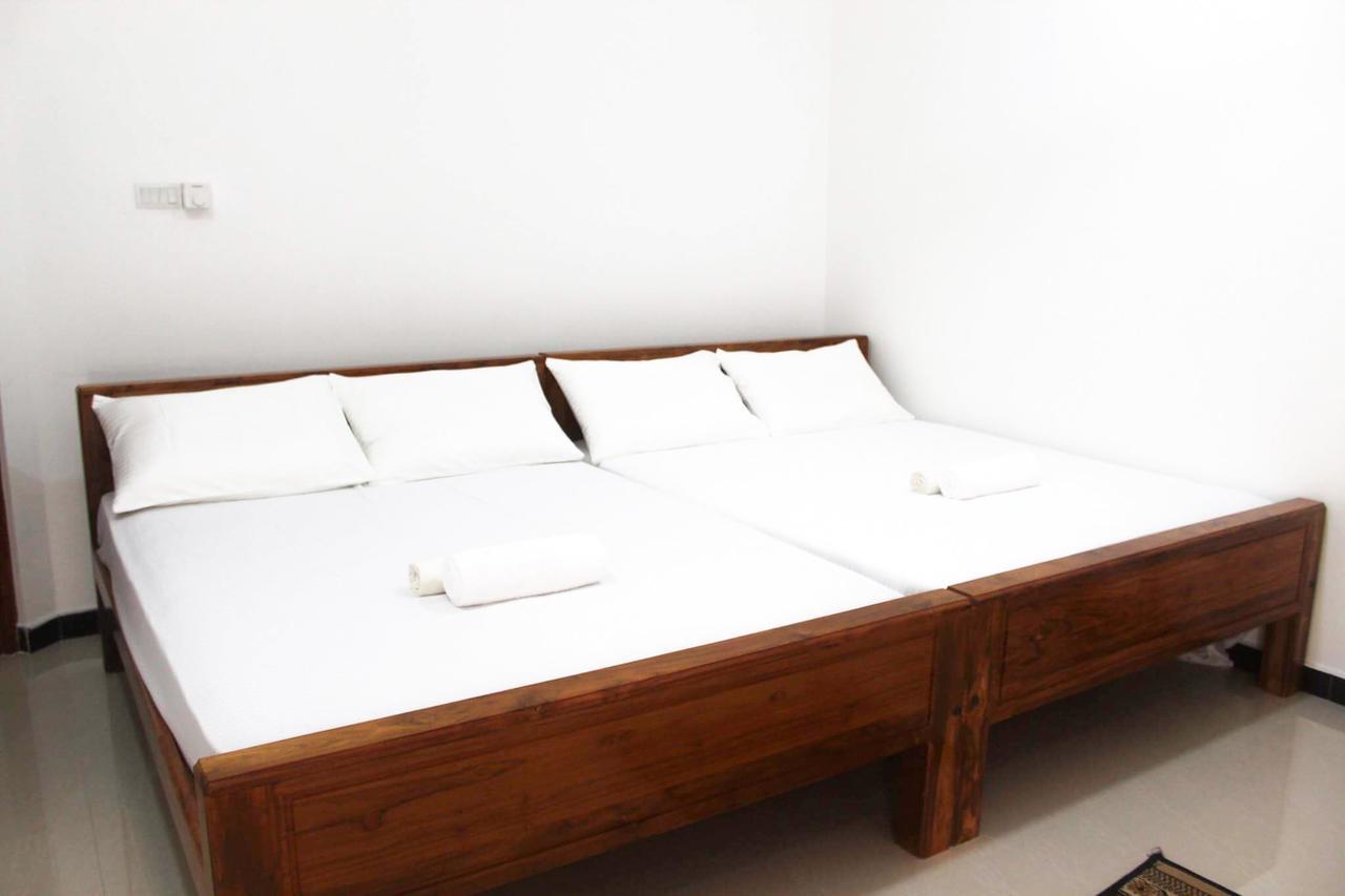 The City Tourist Hotel Anuradhapura Kültér fotó