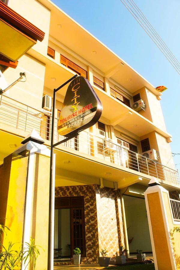 The City Tourist Hotel Anuradhapura Kültér fotó