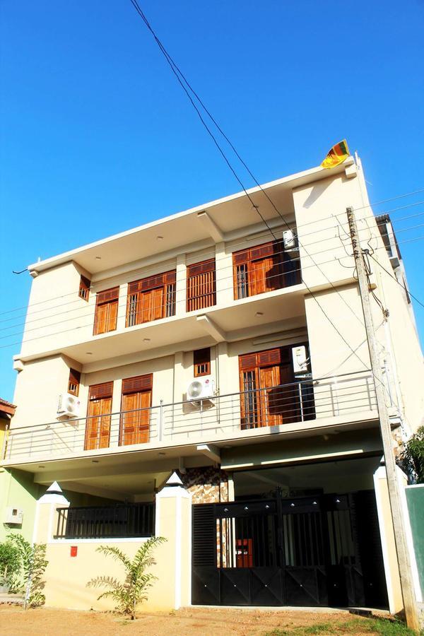 The City Tourist Hotel Anuradhapura Kültér fotó